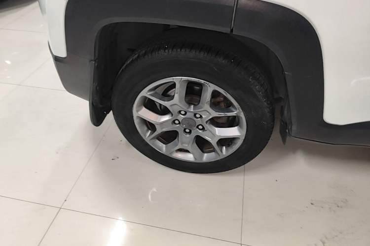 Used Jeep Renegade 2017 180T Automatic Kinetic Edition+ Right Rear Wheel Hub