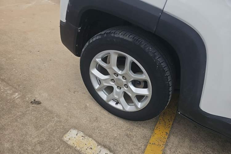 Used Jeep Renegade 2017 180T Automatic Jingneng Edition Right Rear Wheel Hub