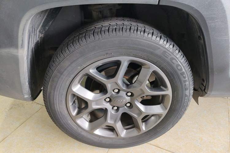 Used Jeep Renegade 2017 180T Automatic Kinetic Edition+ Right Rear Wheel Hub