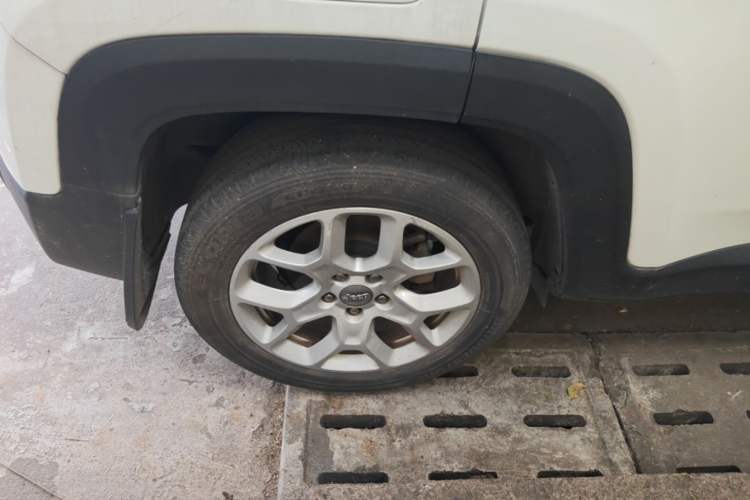 Used Jeep Renegade 2017 180T Automatic High-Energy Version Right Rear Wheel Hub