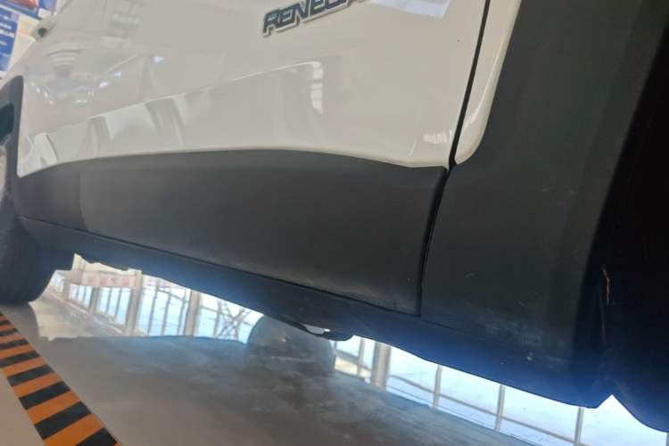 Used Jeep Renegade 2017 180T Automatic High-Energy Version Right Side Sill