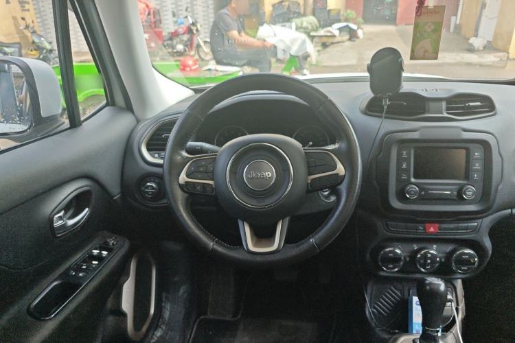 Used Jeep Renegade 2017 180T Automatic Jingneng Edition Steering Wheel