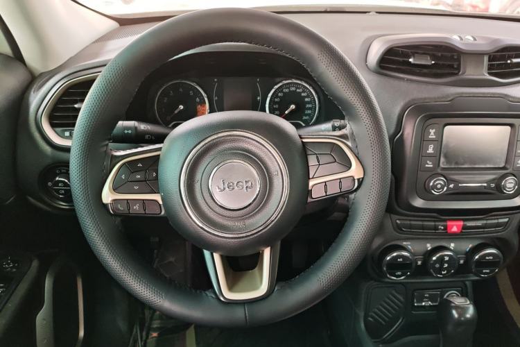 Used Jeep Renegade 2017 180T Automatic Jingneng Edition Steering Wheel