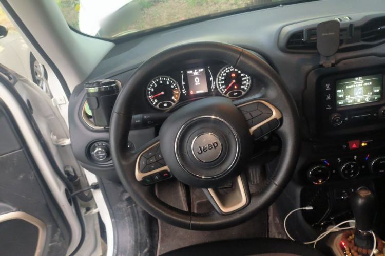 Used Jeep Renegade 2017 180T Automatic Jingneng Edition Steering Wheel