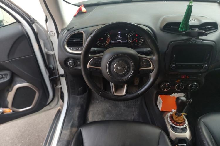 Used Jeep Renegade 2017 180T Automatic Smart Convertible Edition Steering Wheel