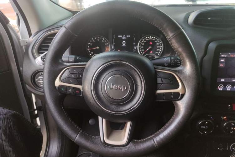Used Jeep Renegade 2017 180T Automatic Jingneng Edition Steering Wheel