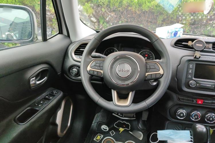 Used Jeep Renegade 2017 180T Automatic High-Energy Version Steering Wheel