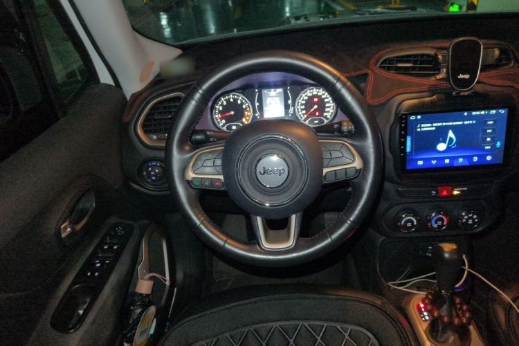 Used Jeep Renegade 2017 180T Automatic High-Energy Version Steering Wheel