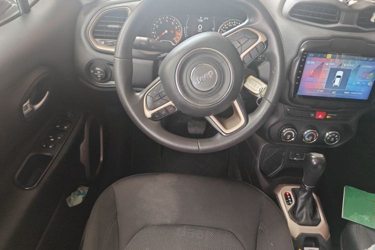 Used Jeep Renegade 2017 180T Automatic High-Energy Version Steering Wheel