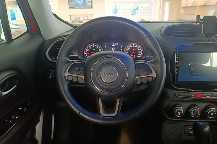 Used Jeep Renegade 2017 180T Automatic High-Energy Version Steering Wheel