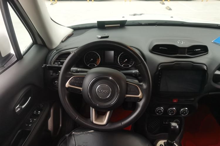 Used Jeep Renegade 2017 180T Automatic Kinetic Edition+ Steering Wheel