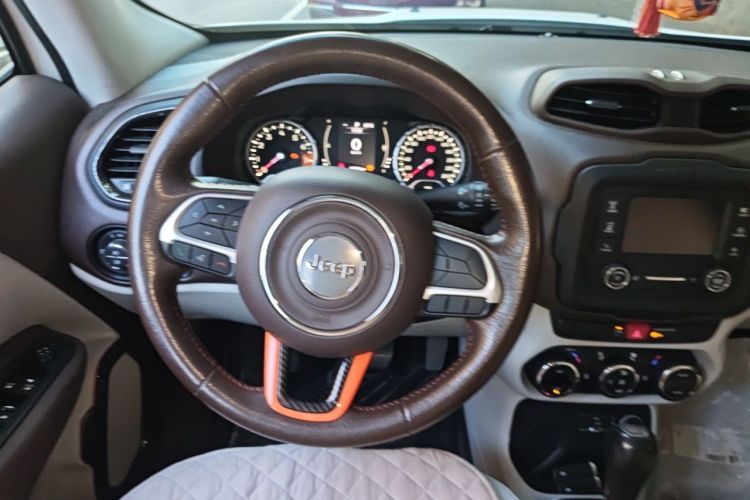 Used Jeep Renegade 2017 180T Automatic Jingneng Edition Steering Wheel