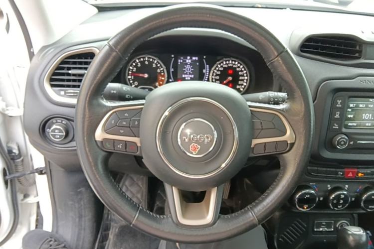 Used Jeep Renegade 2017 180T Automatic Jingneng Edition Steering Wheel