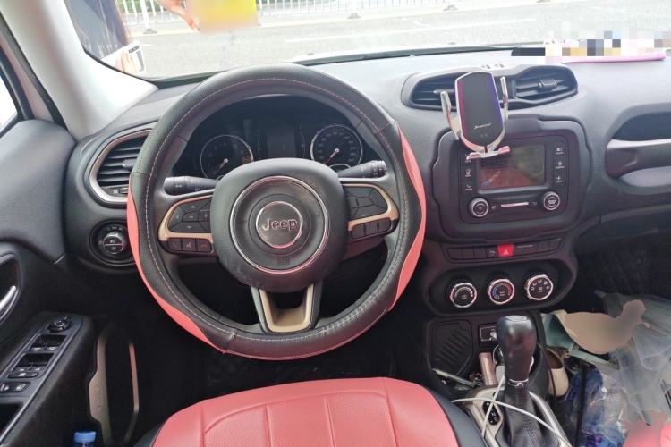 Used Jeep Renegade 2017 180T Automatic High-Energy Version Steering Wheel