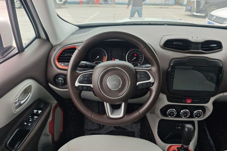 Used Jeep Renegade 2017 180T Automatic High-Energy Version Steering Wheel