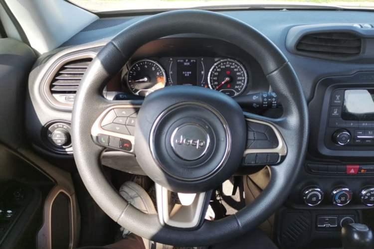Used Jeep Renegade 2017 180T Automatic Kinetic Edition+ Steering Wheel