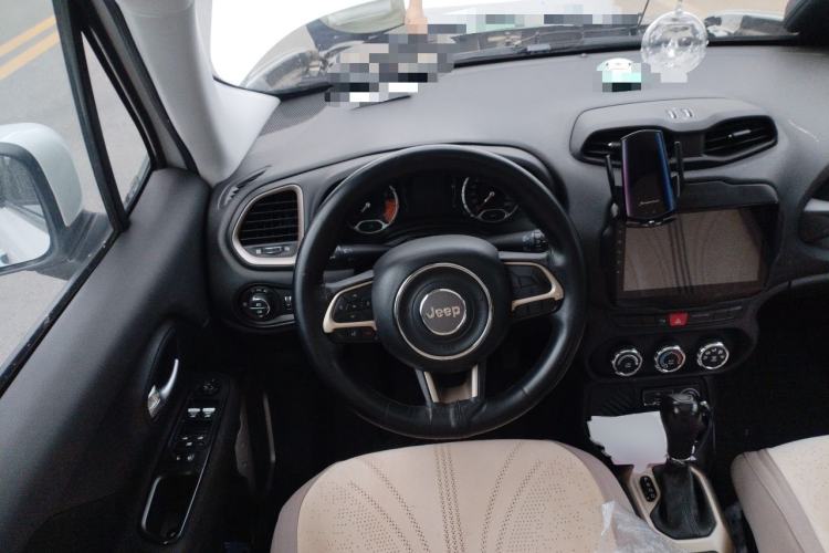Used Jeep Renegade 2017 180T Automatic High-Energy Version Steering Wheel