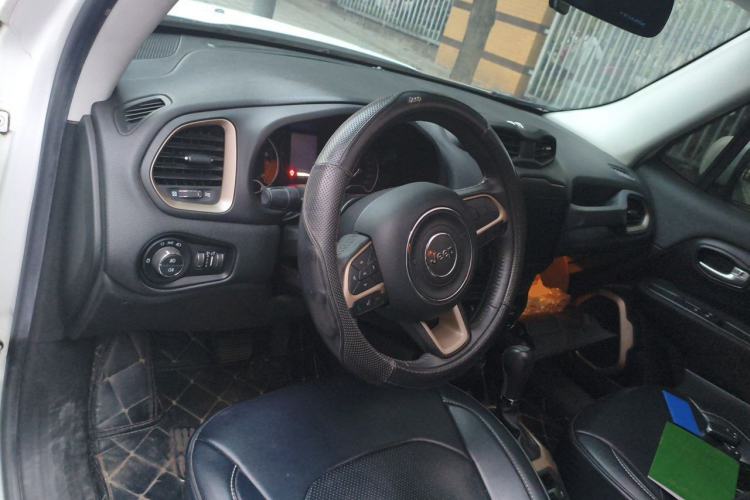 Used Jeep Renegade 2017 180T Automatic Jingneng Edition Steering Wheel