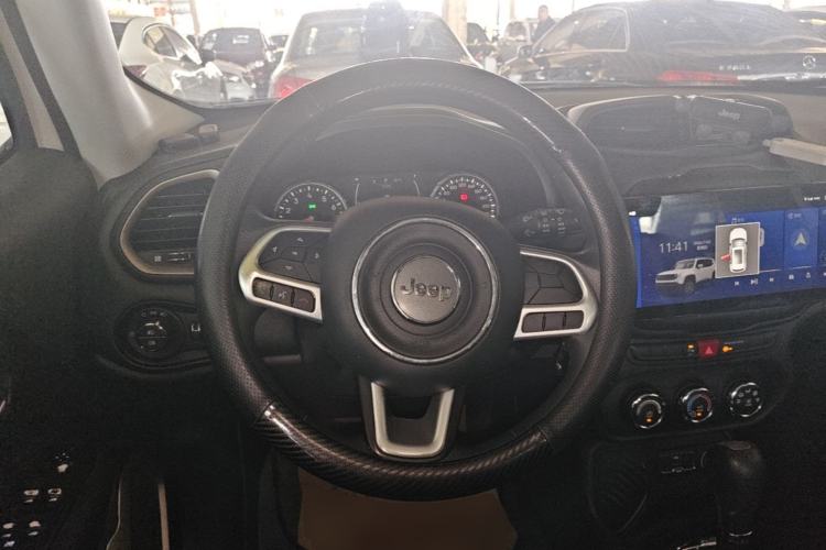 Used Jeep Renegade 2017 180T Automatic High-Energy Version Steering Wheel