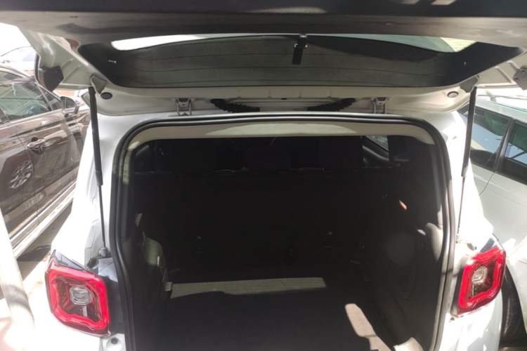 Used Jeep Renegade 2017 180T Automatic Jingneng Edition Trunk