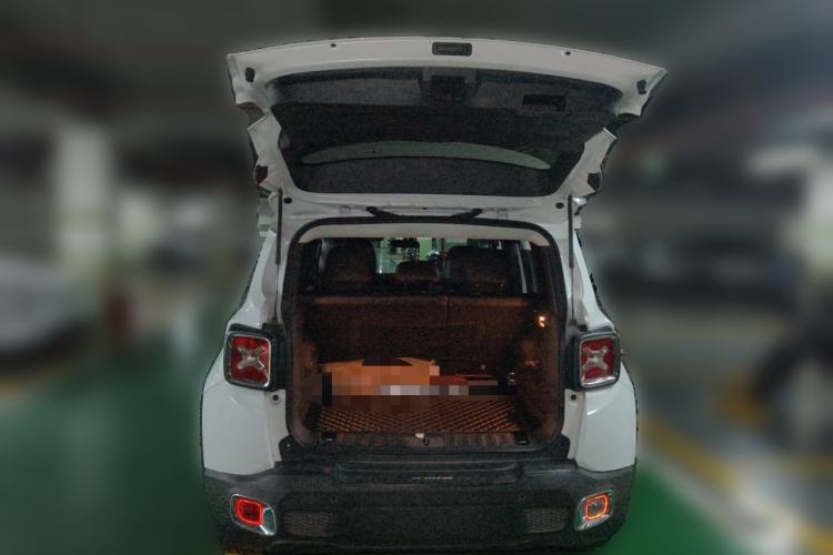 Used Jeep Renegade 2017 180T Automatic High-Energy Version Trunk