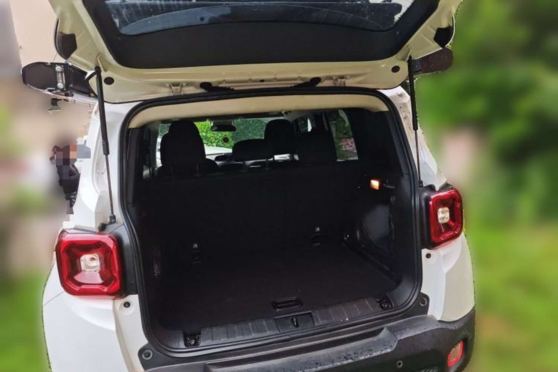 Used Jeep Renegade 2017 180TS Automatic Four-Wheel Drive Superior Edition Trunk