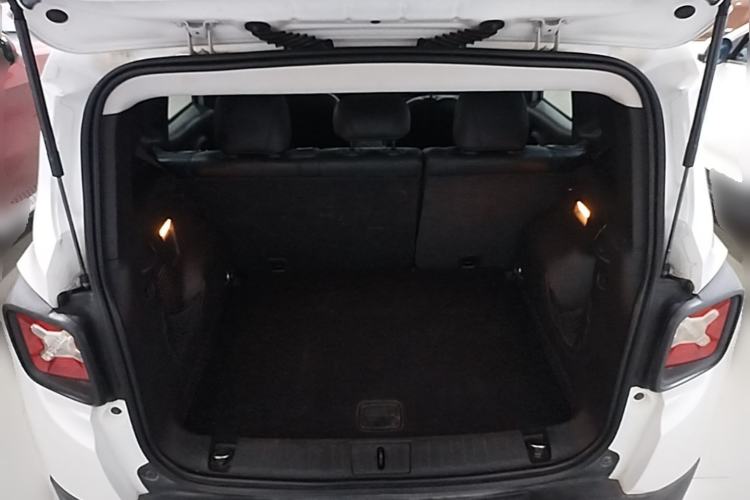 Used Jeep Renegade 2017 180T Automatic High-Energy Version Trunk