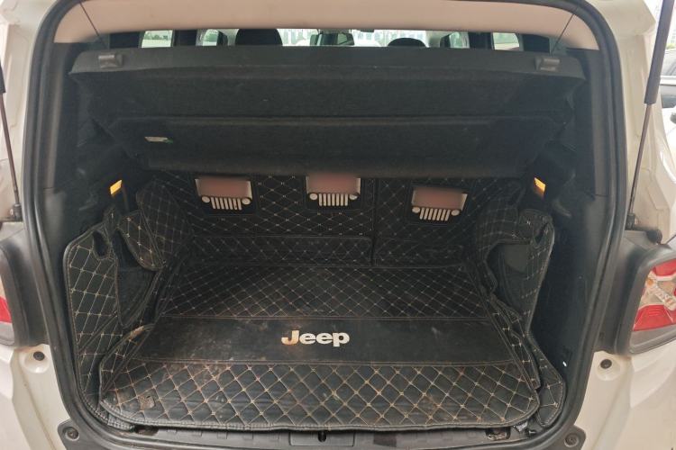 Used Jeep Renegade 2017 180TS Automatic Four-Wheel Drive Superior Edition Trunk
