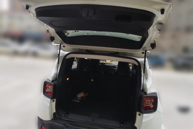 Used Jeep Renegade 2017 180T Automatic Kinetic Edition+ Trunk