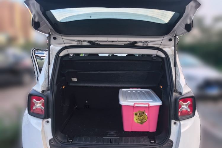Used Jeep Renegade 2017 180T Automatic High-Energy Version Trunk