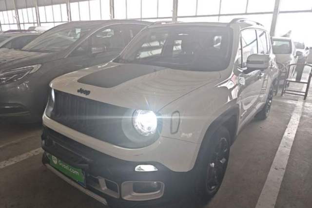 Ojetý Jeep Renegade 2017 180T Automatic High-Energy Version