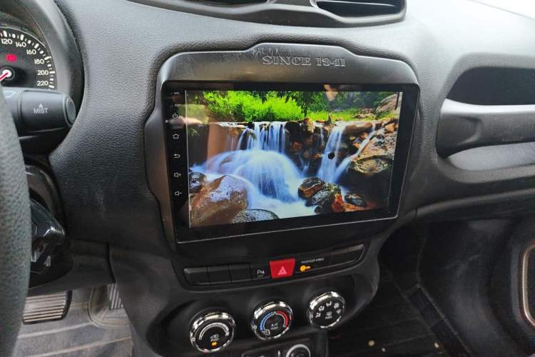 Used Jeep Renegade 2017 180T Automatic High-Energy Version Audio And AC Panel