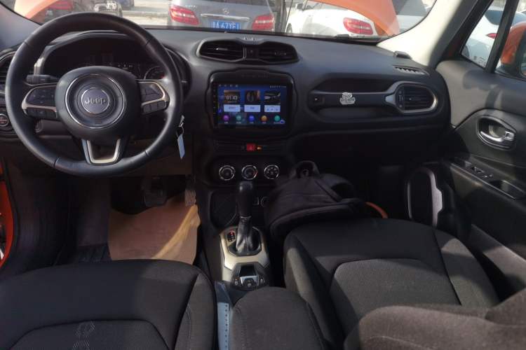 Used Jeep Renegade 2017 180T Automatic High-Energy Version Audio And AC Panel