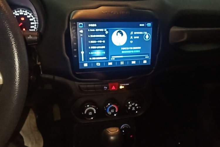 Used Jeep Renegade 2017 180T Automatic High-Energy Version Audio And AC Panel