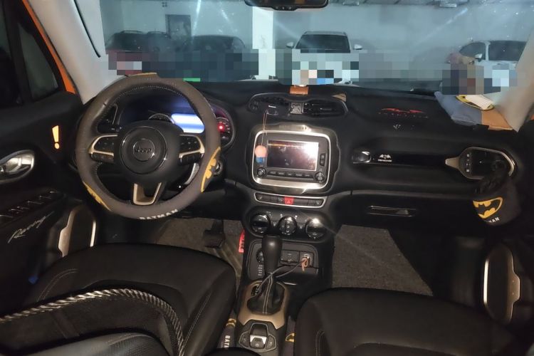 Used Jeep Renegade 2017 180TS Automatic All-Wheel Drive Versatile Edition Center Console