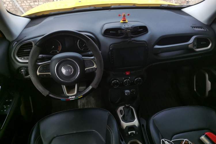 Used Jeep Renegade 2017 180T Automatic Jingneng Edition Center Console