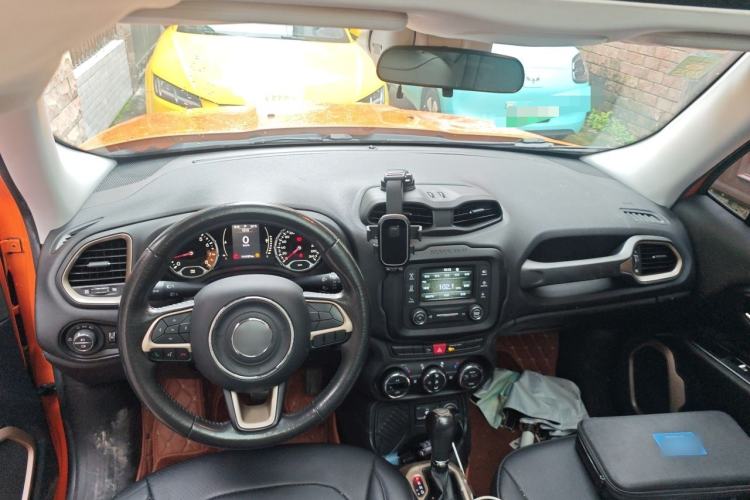 Used Jeep Renegade 2017 180T Automatic Jingneng Edition Center Console