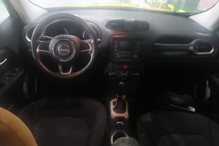 Used Jeep Renegade 2017 180T Automatic Jingneng Edition Center Console
