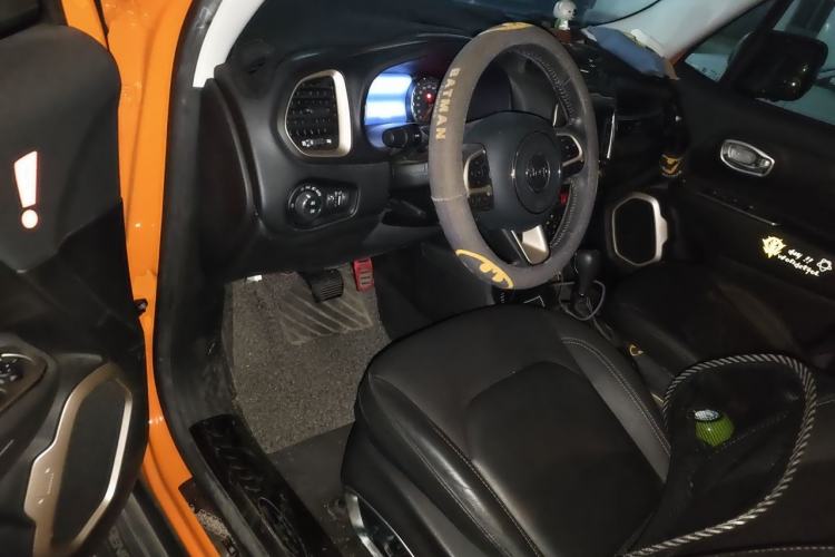 Used Jeep Renegade 2017 180TS Automatic All-Wheel Drive Versatile Edition Driver Seat
