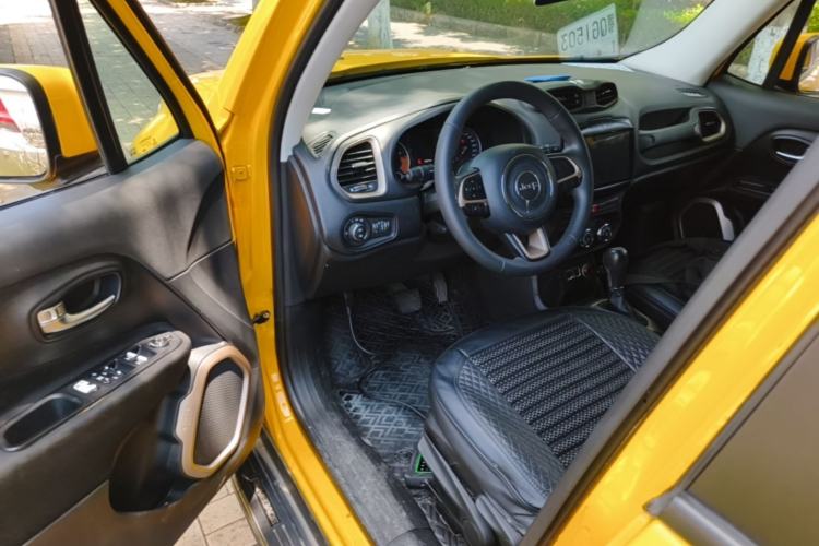 Used Jeep Renegade 2017 180T Automatic High-Energy Version Driver Seat
