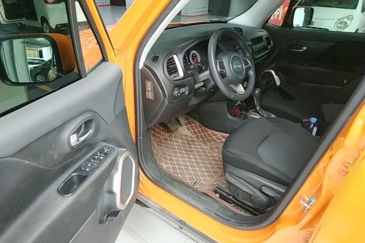 Used Jeep Renegade 2017 180T Automatic High-Energy Version Driver Seat