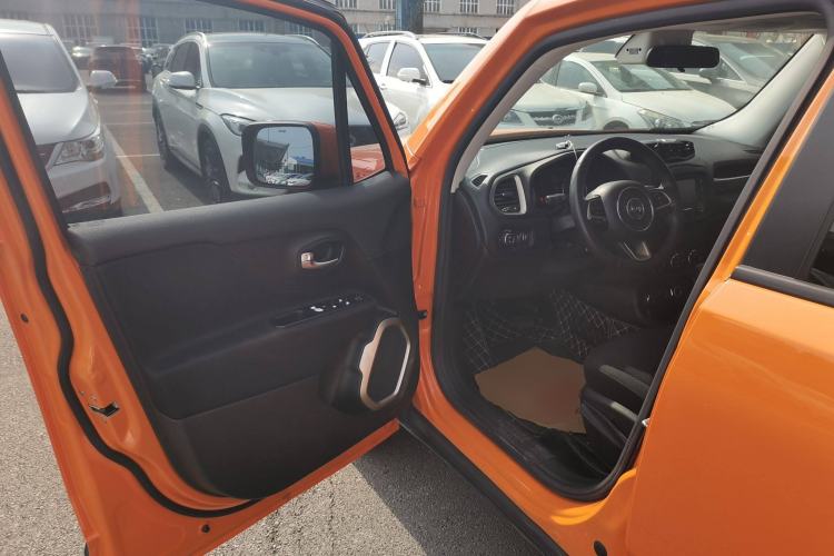 Used Jeep Renegade 2017 180TS Automatic Four-Wheel Drive Superior Edition Driver Seat