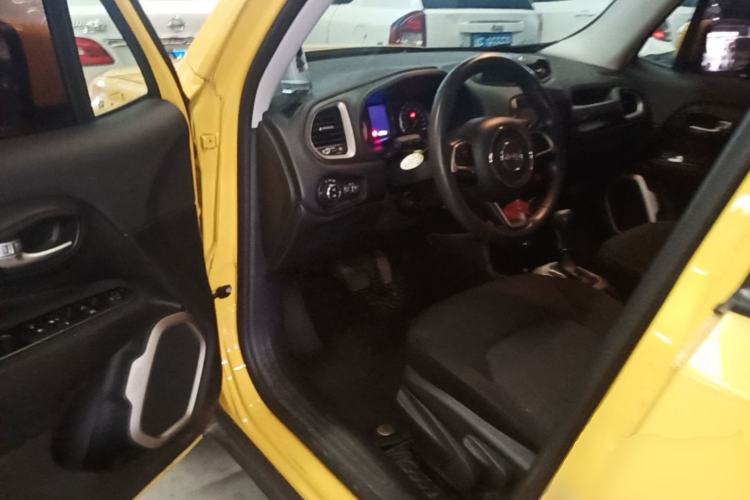 Used Jeep Renegade 2017 180T Automatic High-Energy Version Driver Seat