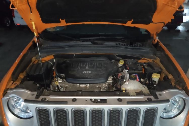 Used Jeep Renegade 2017 180TS Automatic All-Wheel Drive Versatile Edition Engine Bay