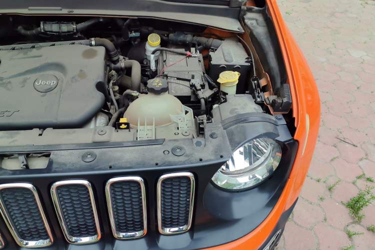 Used Jeep Renegade 2017 180T Automatic High-Energy Version Engine Bay Left