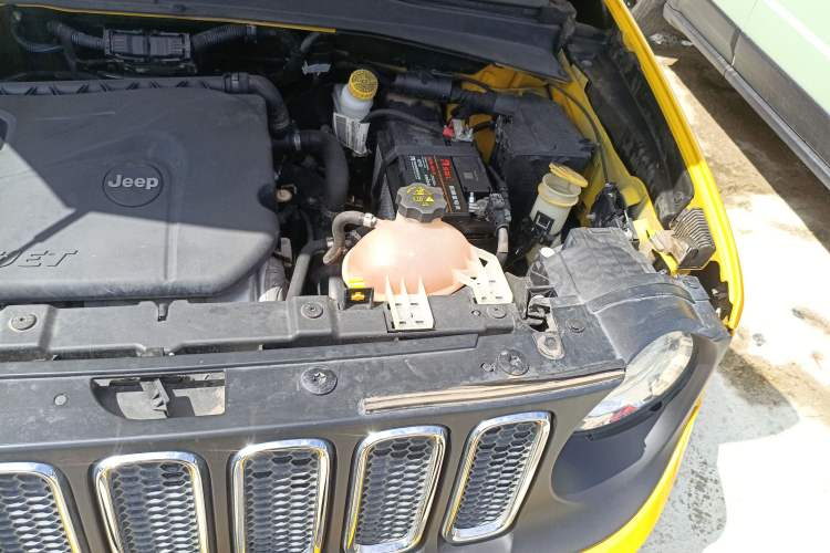 Used Jeep Renegade 2017 180T Automatic High-Energy Version Engine Bay Left