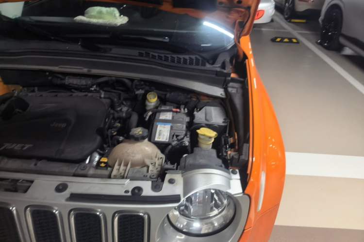 Used Jeep Renegade 2017 180T Automatic Smart Version Engine Bay Left