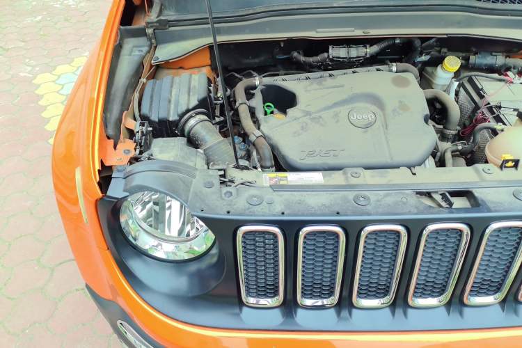 Used Jeep Renegade 2017 180T Automatic High-Energy Version Engine Bay Right