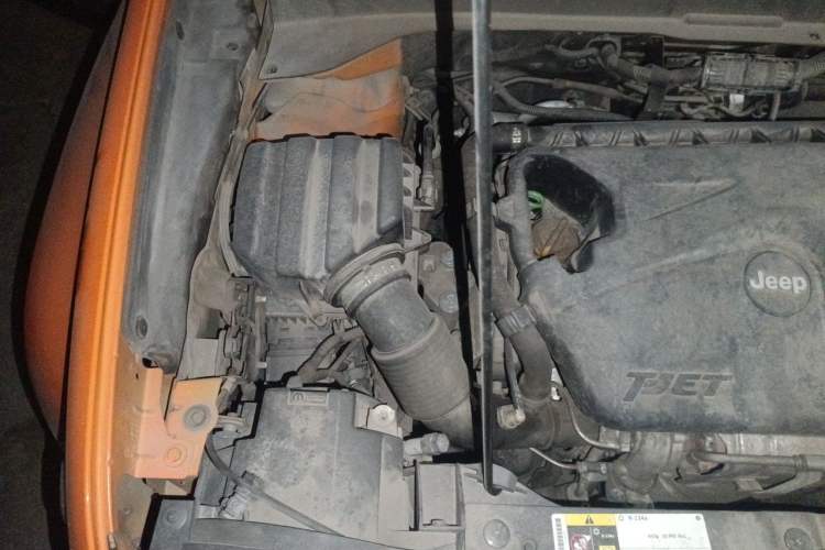 Used Jeep Renegade 2017 180T Automatic High-Energy Version Engine Bay Right
