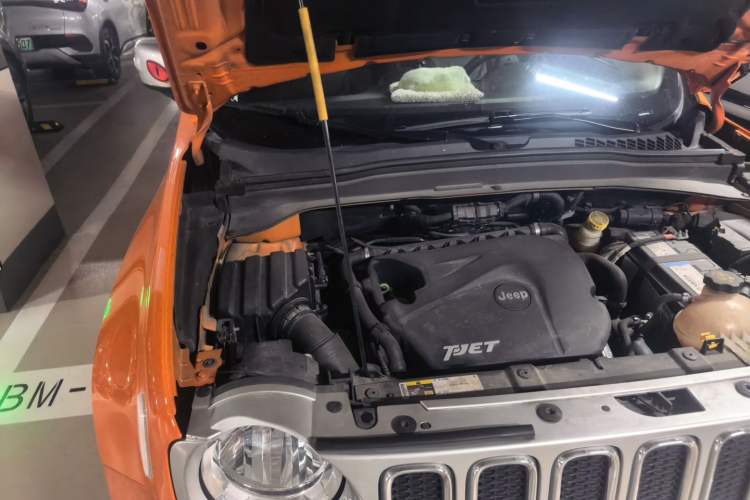 Used Jeep Renegade 2017 180T Automatic Smart Version Engine Bay Right